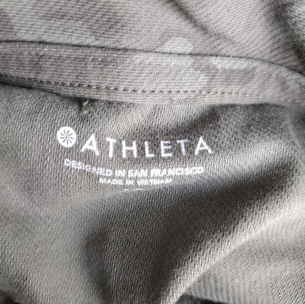 Athleta green camo Farallon sweatshirt hoodie large Tall  athleisure loungewear. - Picture 5 of 11
